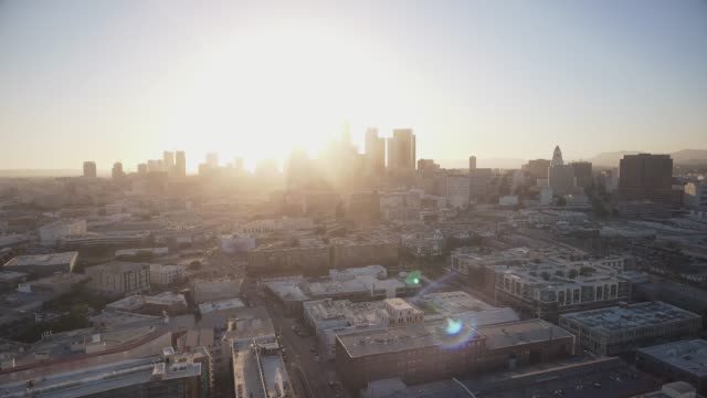 Schöne-Luftaufnahme-von-Los-Angeles,-Kalifornien-während-des-Sonnenuntergangs