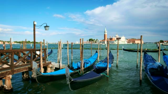 góndolas-en-la-laguna-de-Venecia,-Italia