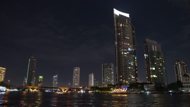 metropolis-with-skyscrapers-at-night.-office-corporate-buildings