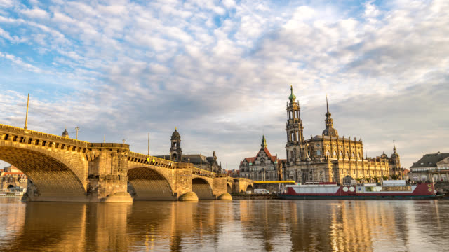 Dresden-Germany-time-lapse-4K,-city-skyline-timelapse-at-Elbe-River