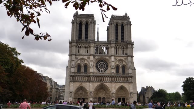 París,-Francia,-27-de-agosto-de-2018,-Catedral-de-Notre-Dame-de-París,-también-conocido-como-\'Nuestra-Señora-de-París\'