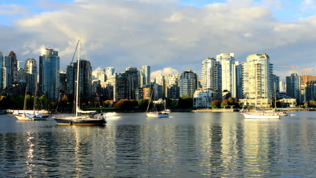 Scene-of-skyscrapers-in-Vancouver,-British-Columbia