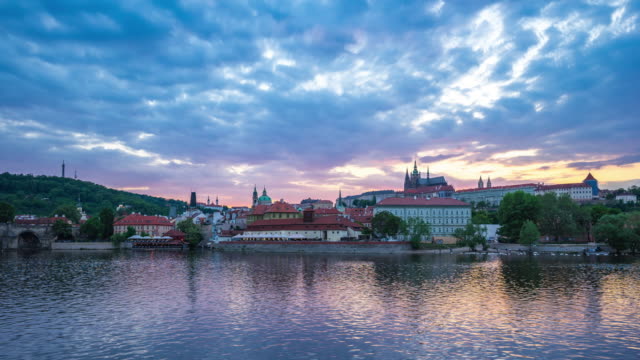 Prague-city-skyline-day-to-night-timelapse-in-Czech-Republic,-time-lapse-4K