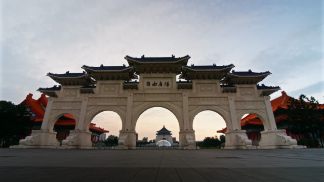 Tiempo-lapso-Chiang-kai-shek-memorial-hall-en-taipei-city,-Taiwán