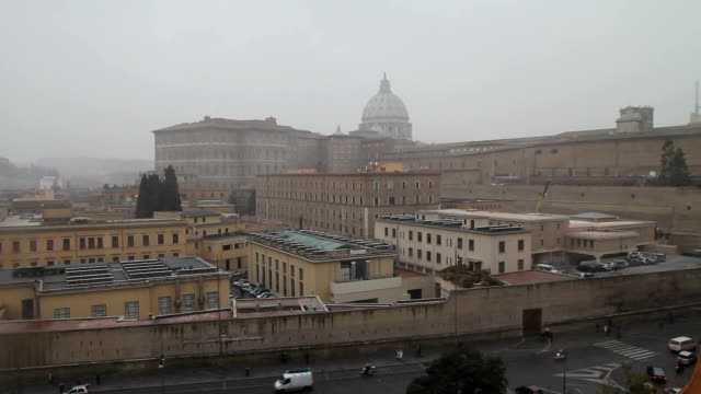 Vatican-City-while-snowing