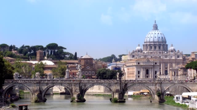 Fluss-Tiber-mit-Brücke-im-Vatikan,-Rom,-Italien.