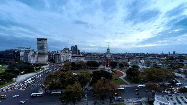 Buenos-Aires,-Argentina-torre-reloj-con-lapso-de-tiempo-de-la-puesta-de-sol