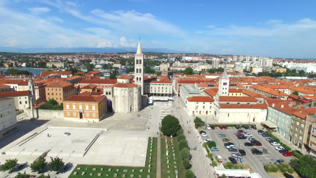 Vista-aérea-de-la-ciudad-antigua-de-Zadar