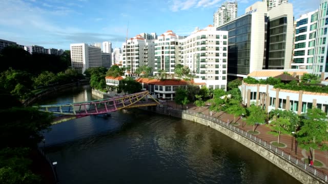 aerial-side-sweep-over-clark-quay