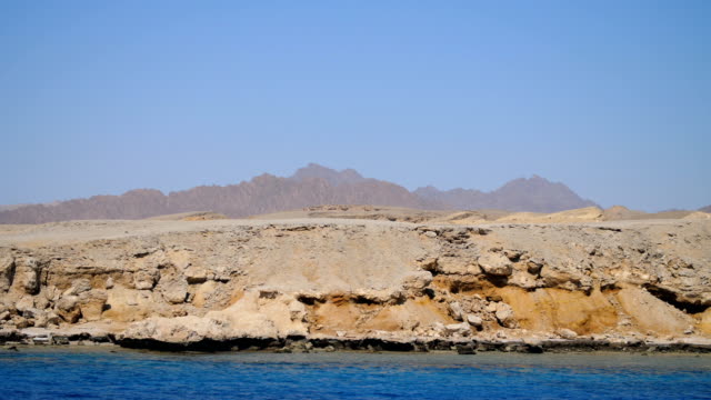 summer,-sea,-beautiful-seascape.-Mountains-and-the-sea.-The-combination-of-the-desert-and-the-sea