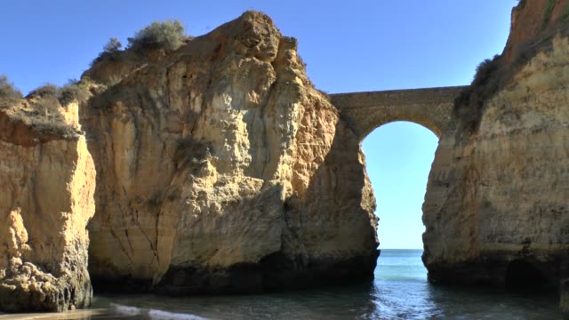 Die-Küste-der-Algarve-in-Lagos-Portugal