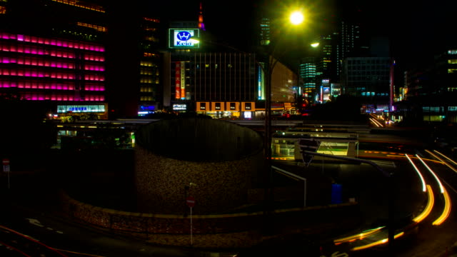 Nacht-Zeitraffer-4K-bei-Shinjuku-Bus-rotary