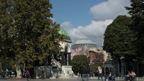 German-Fountain-and-Hagia-Sophia-Sultanahmet-Park-Istanbul