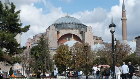 Hagia-Sophia-square-view