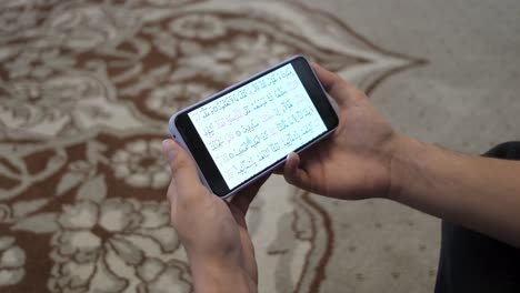 Quran-on-phone-screen
