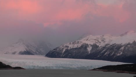 Sonnenaufgang-über-Einem-Gletscher-2