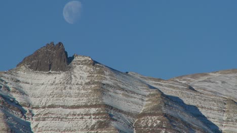 A-full-moon-rises-over-the-Andes-mountains-in-Patagonia-1