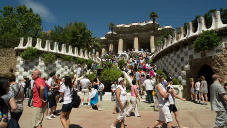 Guell-01