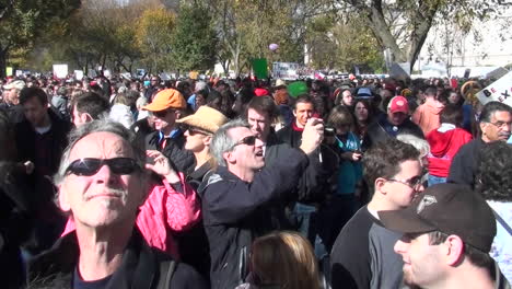 Huge-crowds-mass-in-the-streets-at-a-political-rally-in-Washington-DC