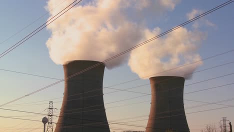 Steam-rises-from-the-Three-Mile-Island-nuclear-power-plant