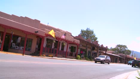 Street-scene-in-Taos-New-Mexico