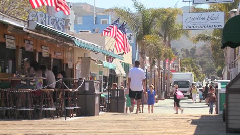 Klassische-Südkalifornische-Touristenortszene-Auf-Avalon-Catalina-Island-2