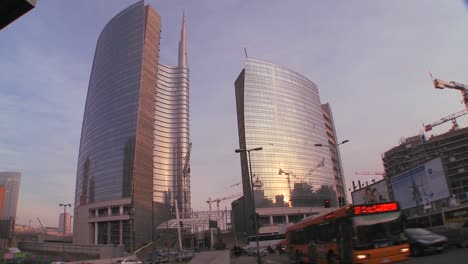 The-modern-skyline-of-Milan-Italy-2
