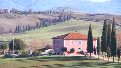 Hermosa-Villa-De-Campo-En-Toscana-Italia-1