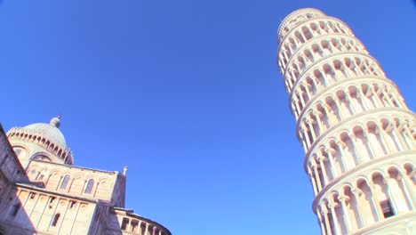Low-angle-view-of-the-famous-Leaning-Tower-of-Pisa