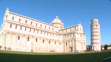 Wide-shot-of-the-basilica-of-the-famous-Leaning-Tower-of-Pisa