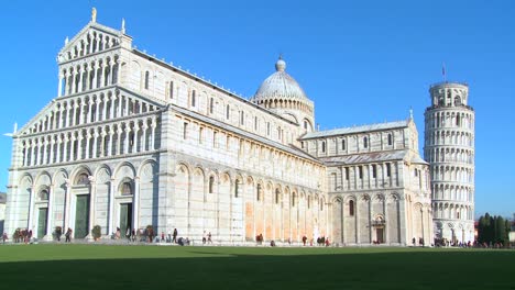 The-basilica-and-Leaning-Tower-of-Pisa