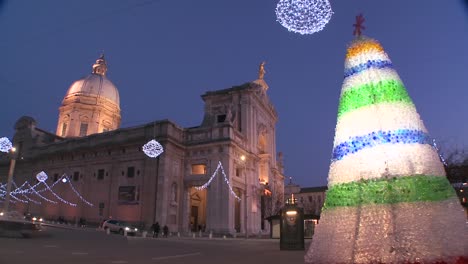 Christmas-decorations-around-an-Italian-church-square