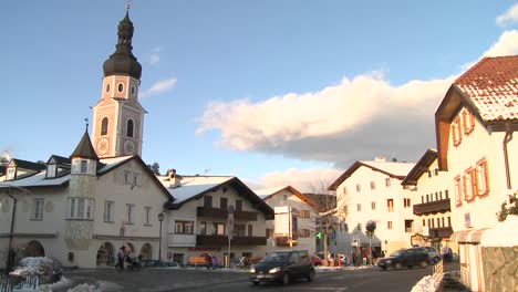 Ein-Verschneites-Tiroler-Dorf-In-Den-Alpen-In-österreich-Schweiz-Italien-Slowenien-Oder-Ein-Osteuropäisches-Land-2