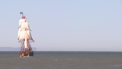 A-tall-master-schooner-sails-on-the-high-seas-1