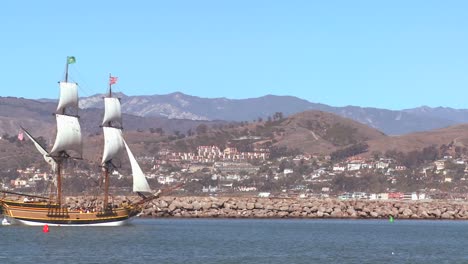 A-tall-master-schooner-sails-into-Ventura-harbor