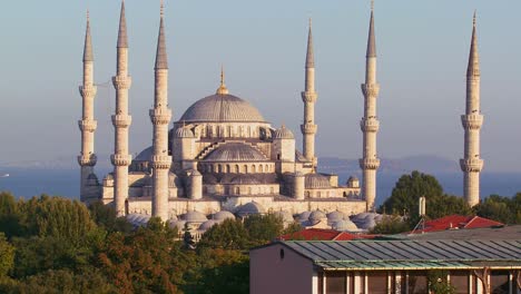 Die-Blaue-Moschee-In-Istanbul-Türkei-In-Der-Abenddämmerung-1