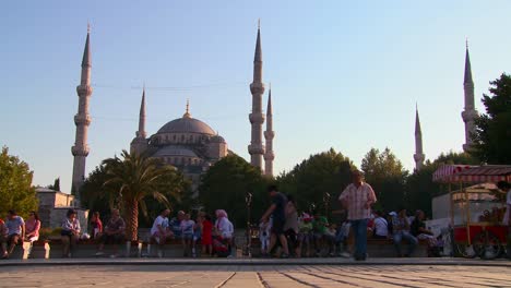 People-walk-in-front-of-the-mosques-of-Istanbul-Turkey