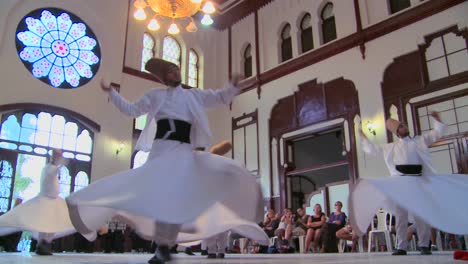 Whirling-dervishes-perform-a-mystical-dance-in-Istanbul-Turkey-2