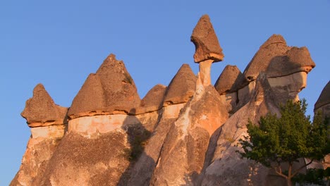 Bizarre-geological-formations-at-Cappadocia-Turkey-2