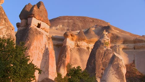Bizarre-geological-formations-at-Cappadocia-Turkey-3