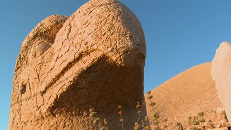 Die-Großen-Archäologischen-Köpfe-Auf-Dem-Gipfel-Des-Mt-Nemrut-Türkei-2