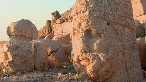 The-great-archeological-heads-on-the-top-of-Mt-Nemrut-Turkey-3