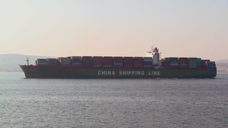 A-Chinese-cargo-ship-leaves-China-loaded-with-containers-1