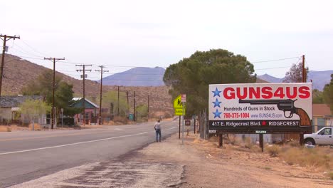 Guns-are-sold-along-a-desert-highway-in-America