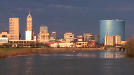The-city-of-Indianapolis-at-dusk-along-the-White-River-3