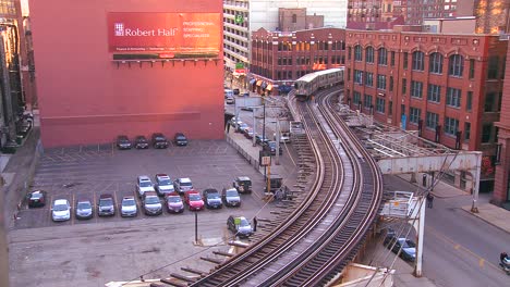 The-Chicago-El-train-passes-through-the-downtown-loop