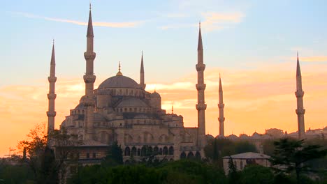Die-Blaue-Moschee-In-Istanbul-Türkei-Im-Sonnenuntergangslicht