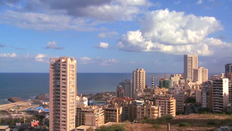 Ein-Zeitraffer-Der-Skyline-über-Beirut-Libanon