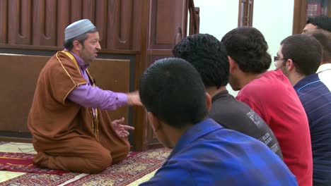 An-imam-teaches-students-in-a-madrassa-school-in-Beirut-Lebanon-3