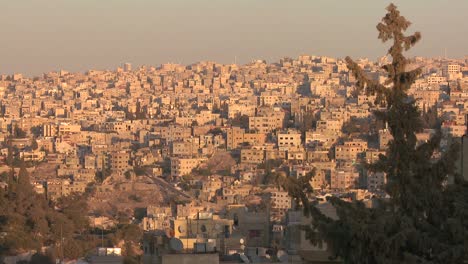 Eine-Weite-Aufnahme-Von-Nachbarschaften-In-Der-Nähe-Von-Amman-Jordanien